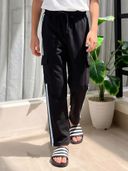 Black color option, Sold out, Currently selected