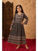 Black color option, Sold out, Currently selected