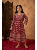 Maroon color option, Sold out, Currently selected