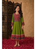 Green color option, Sold out, Currently selected