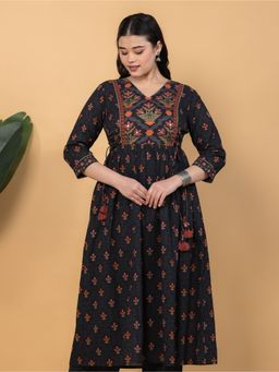 ARAMYA - Women Black Soft Cotton Floral Print Kurta