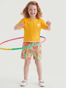 United Colors of Benetton - Yellow Solid Comfortable Fit T-Shirt