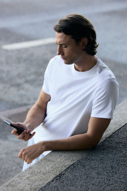 H&M - Men White Cooling Regular Fit T-Shirt
