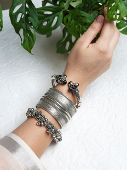 Teejh - Pakeeha Stacked Bracelet (Set Of 3)