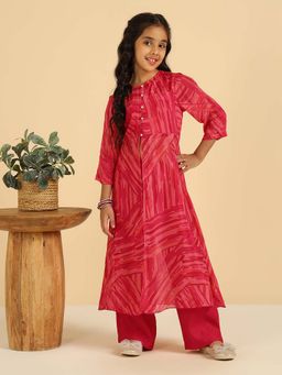 Bugandbees - Abstract Printed Viscose Muslin Kurta and Pant