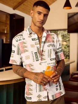 Bewakoof - Men's Off White And Pink All Over Printed Oversized Shirt