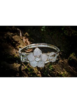 VIVINIA By Vidhi Mehra - Silver Plated Womens Kada