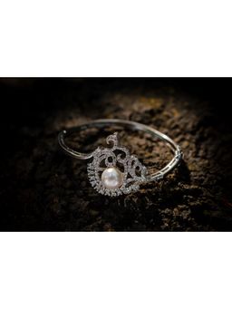 VIVINIA By Vidhi Mehra - Silver Plated Womens Kada