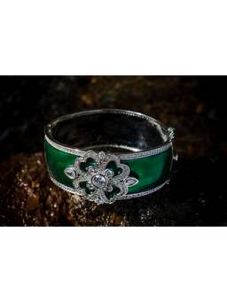 VIVINIA By Vidhi Mehra - Silver Plated Green Womens Kada
