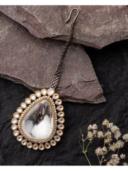 VIVINIA By Vidhi Mehra - Gold Plated Womens Synthetic Stone Maangtikka