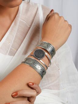 Teejh - Anokhi Stacked Bracelet (Set Of 3)