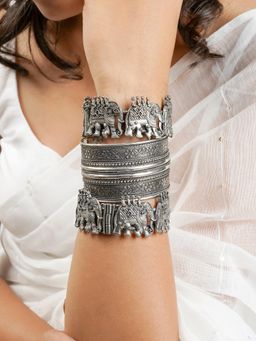 Teejh - Pratiksha Stacked Bracelet (Set Of 3)