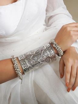 Teejh - Anubha Stacked Bracelet (Set Of 3)