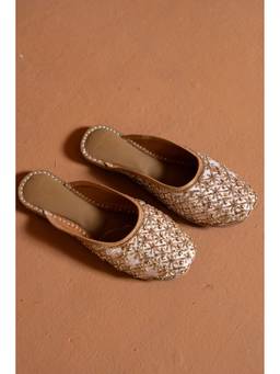Shilpsutra - Sunehri Jaali White Mules