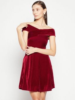 Uptownie - Off Shoulder Maroon Velvet Knee Length Skater Dress