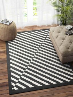 IMPERIAL KNOTS - Black And White Geometric Hand Tufted Carpet (5x8 feet)