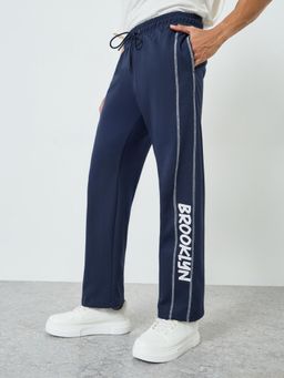 Styli - Mens Navy Blue Oversized Side Panel Printed Trouser