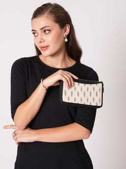 Globus - Off-White Printed Zip Around Wallet with Zip Coin Pocket