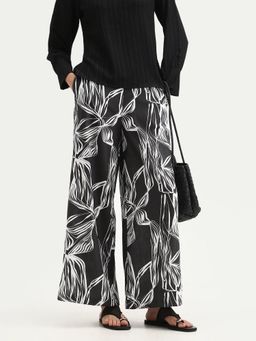 RAREISM - Women Black Zipper Closure Wide Ankle Printed Trouser