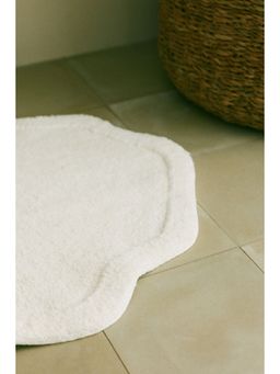 H&M - White Tufted Cotton Bath Mat