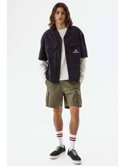 H&M - Men Green Relaxed Fit Cargo Shorts