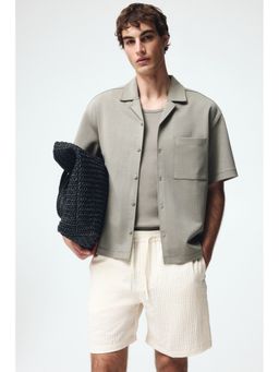 H&M - Men White Relaxed Fit Textured shorts