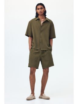 H&M - Men Green Relaxed Fit Textured shorts