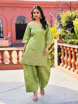 Tikhi Imli - Women Green Embroidered Thread Work Kurti with Palazzo