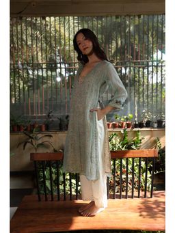 Anuvas - Women Light Blue Floral Printed Kurta with Pant