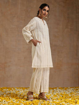 trueBrowns - Ivory Cotton Relax Co-Ord Kurta with Pants (Set of 2)