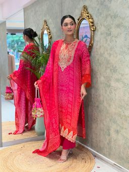 Gahan - Womens Viscose Rayon Straight Printed Kurta with Pant & Dupatta