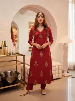 Gahan - Womens Viscose Rayon Straight Printed Kurta with Pant