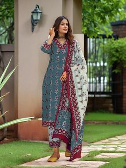 Gahan - Womens Viscose Rayon Straight Printed Kurta with Pant & Dupatta