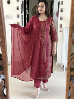 Gahan - Womens Viscose Rayon Straight Printed Kurta with Pant & Dupatta