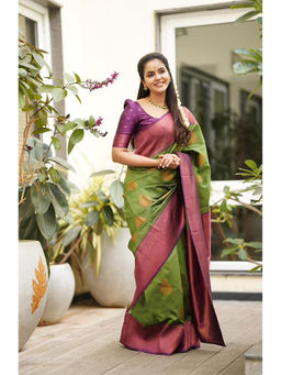 Anjaneya Sarees - Light Green Woven Designer Banarasi Silk Kanjivaram Saree with Unstitched Blouse
