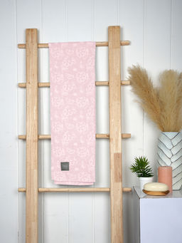 Doctor Towels - Banana Jacquard Floral Bath Towel - Coral (M)