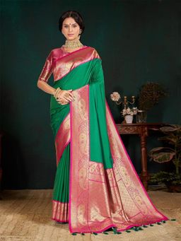 Garden VARELI - Green Paisley Printed Art Silk Saree Without Blouse