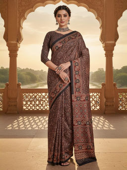 Akhilam - Women Silk Blend Maroon Digital Print Saree with Unstitched Blouse