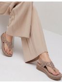 Beige color option, Currently selected