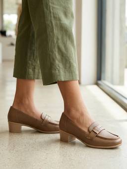 ELLE - Women Brown Sophisticated Pebbled Slip-On Heeled Loafers
