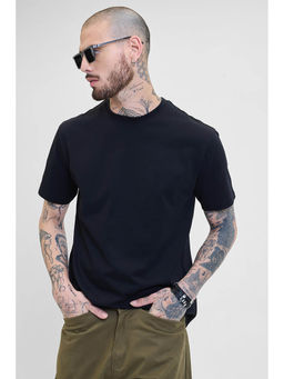 Snitch - Black Plain Half Sleeves Regular Casual T-Shirt for Men
