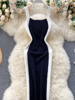 MISS MOSA BY AKANKSHA - Welda Bodycon Knee Length Dress