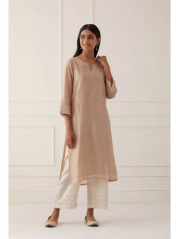 KAMALTAAS - Fawn Chanderi Kurta With Phool Matka