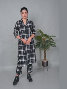 EARTHWEAR - Black Checkered Hand Embroidered Cotton Kurta and Pant Set