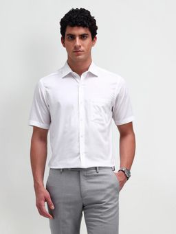Arrow - Men White Solid Regular Fit Formal Shirt