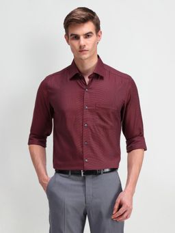 Arrow - Men Maroon Self Design Slim Fit Formal Shirt