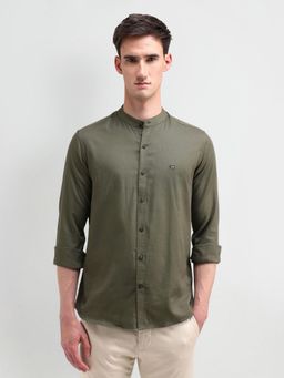 Arrow Sports - Men Olive Solid Slim Fit Casual Shirt
