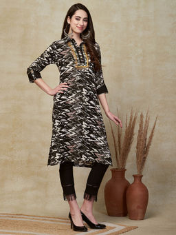 FASHOR - Chevron Foil Printed Gota Embellished Kurta - Black