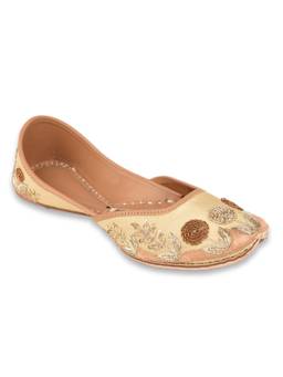 Desi Colour - Noor-e-Bahar- The Mehar Collection Gold Juttis
