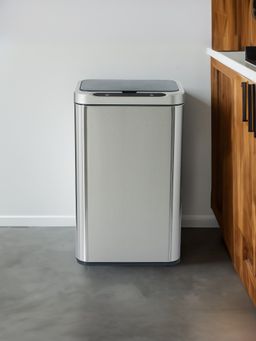 UMAI - Automatic Sensor Dustbin 25L,Silver